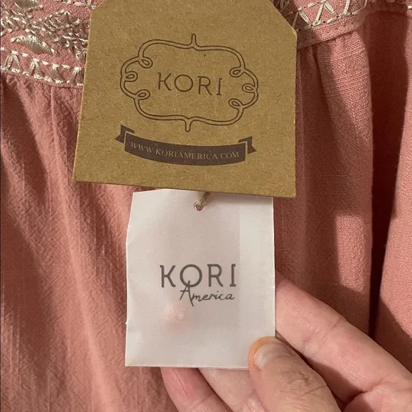 NWT Kori Boho Pink Coral Flowy Embroidered Trim Tie Strap Top Size Medium - Picture 2 of 9